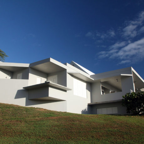 Casa Angular side view