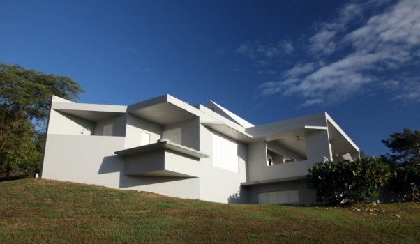 Casa Angular side view