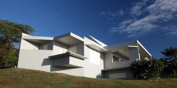 Casa Angular side view