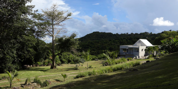 Casa Angular wide property view
