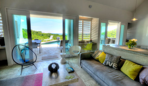 Casa Angular dining room view of the Caribbean